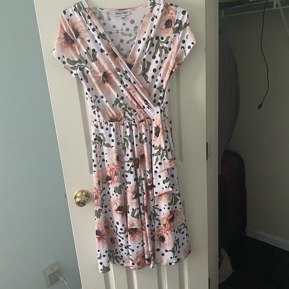 polka dot midi dress with flowers - Picture 1 of 4